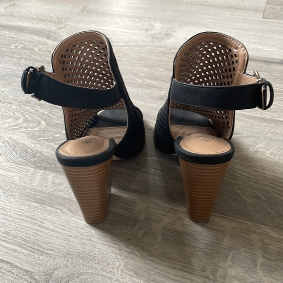 Call it spring black heels - Picture 4 of 6